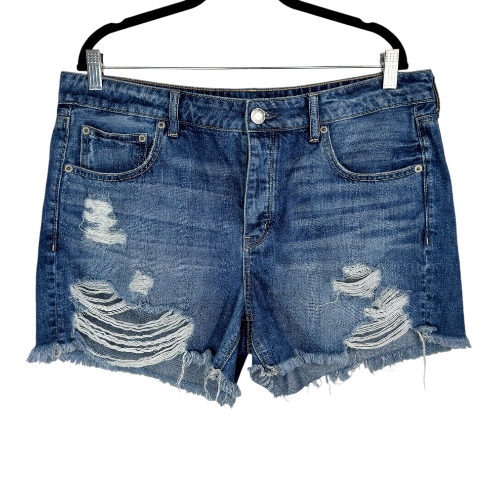 American Eagle Tomgirl Midi Shorts Sz 14 Medium Wash Distressed